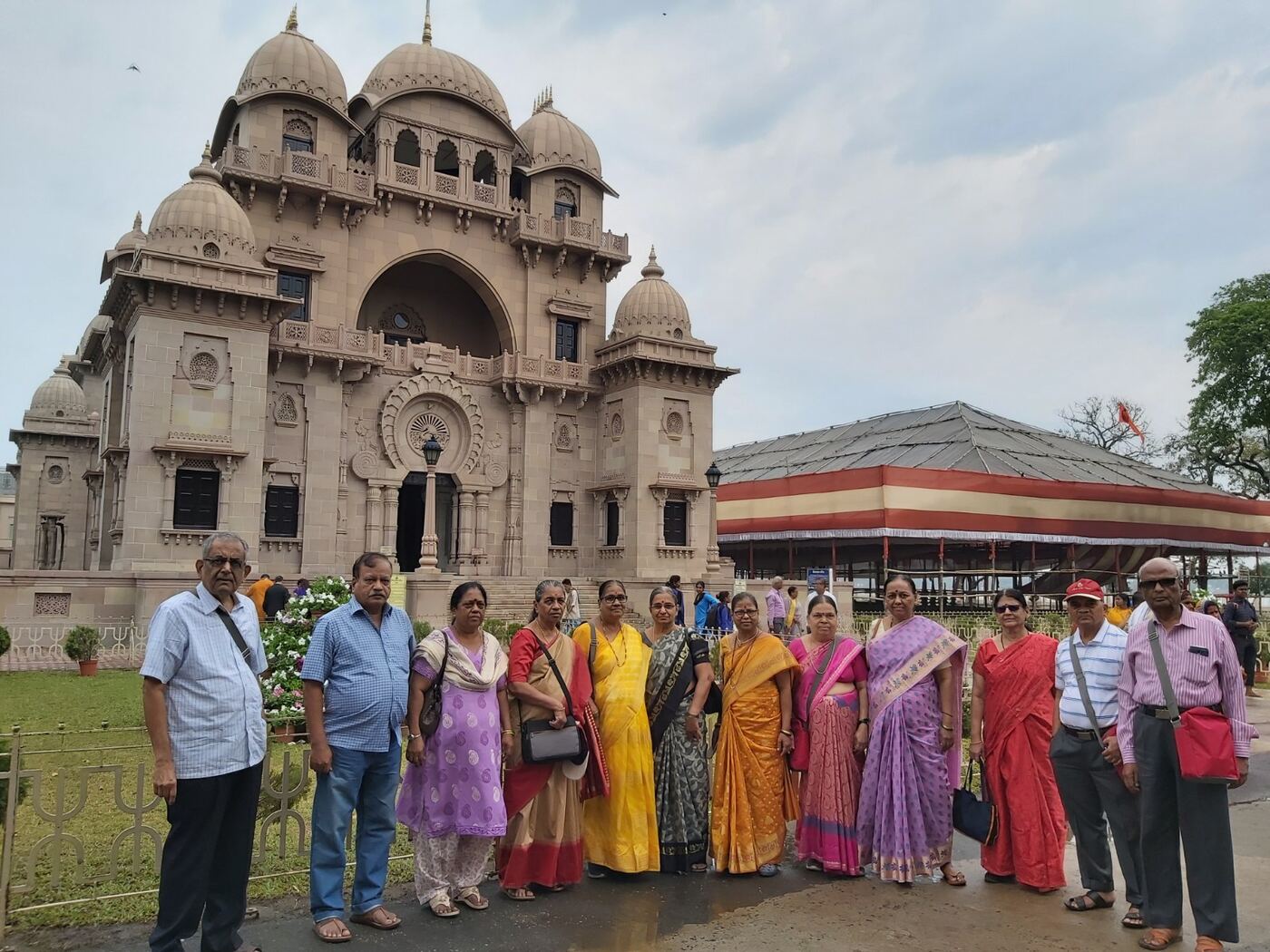 Happy travellers with Chetan Holidays